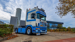 20251019-Tom-Holding-00499